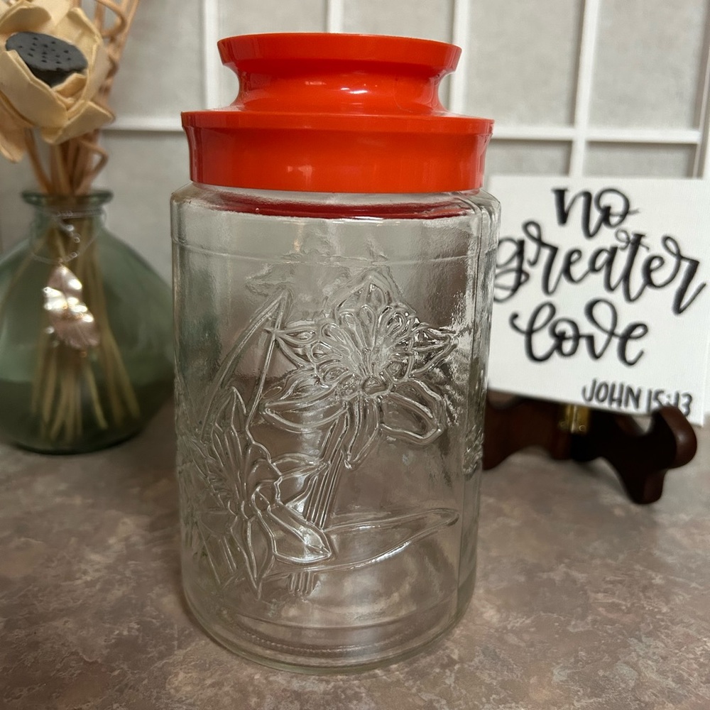 Vintage Anchor Hocking Lidded Daffodils Jar